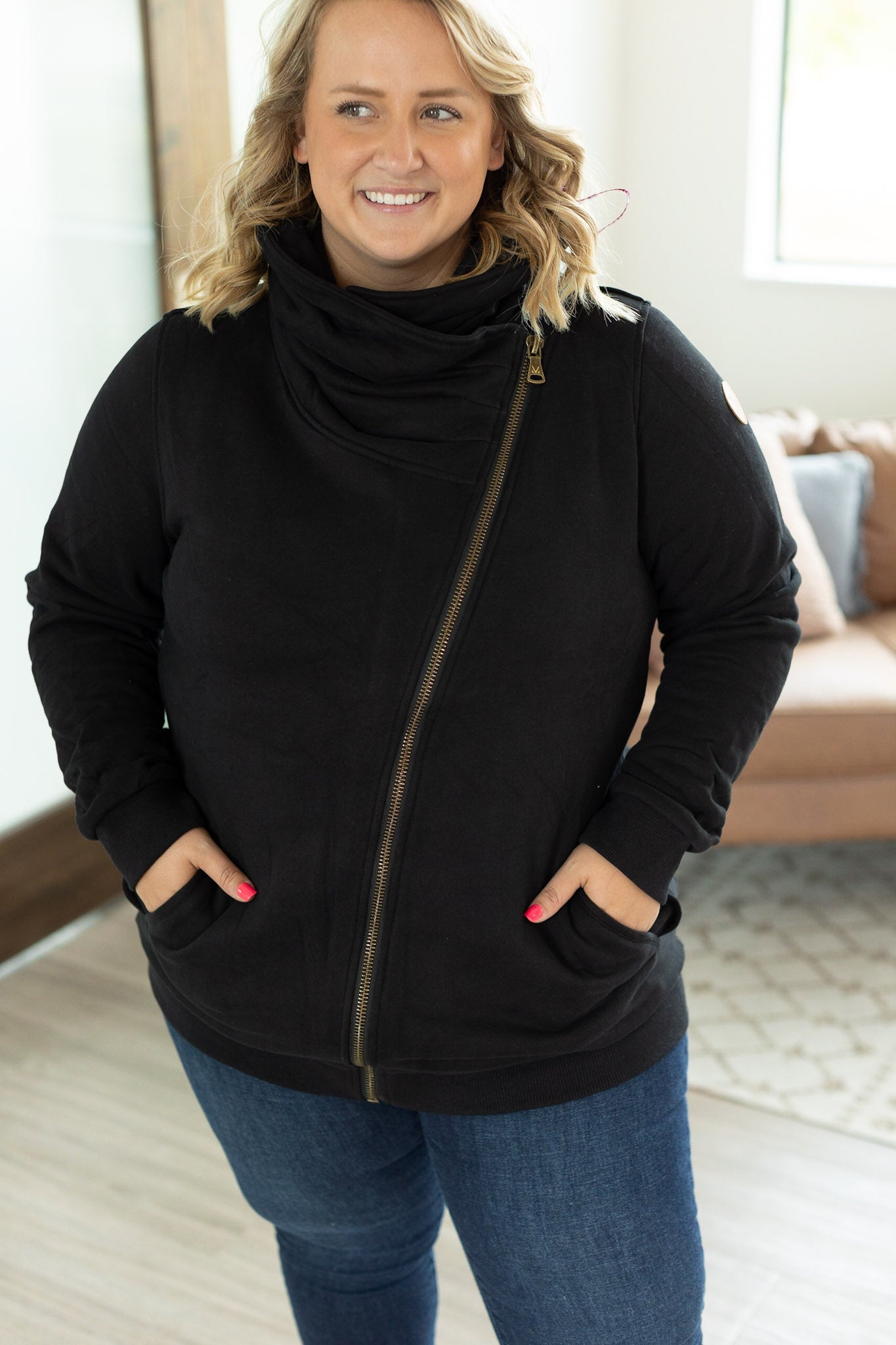 IN STOCK Quinn ZipUp Cowl - Black - AnnRose Boutique