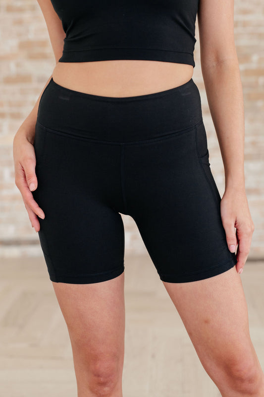 Active Biker Shorts in Black