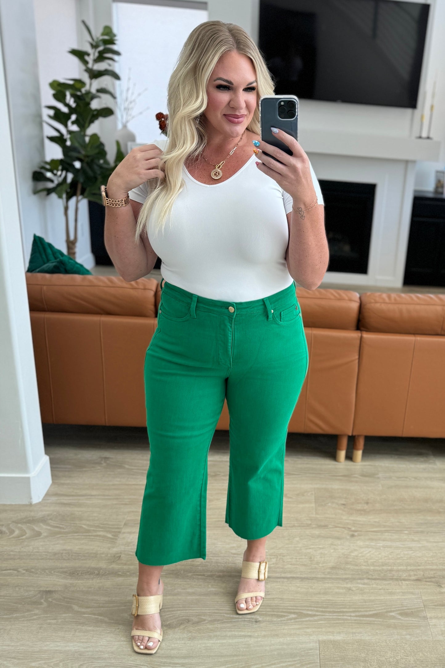 Judy Blue High Rise Control Top Wide Leg Crop Jeans in Kelly Green