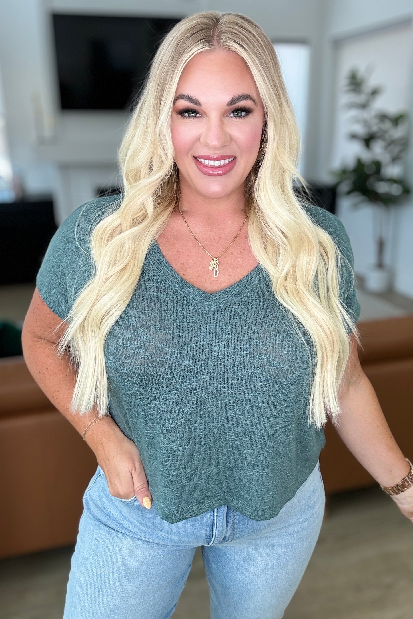 Cropped V-Neck Top in Ash Jade