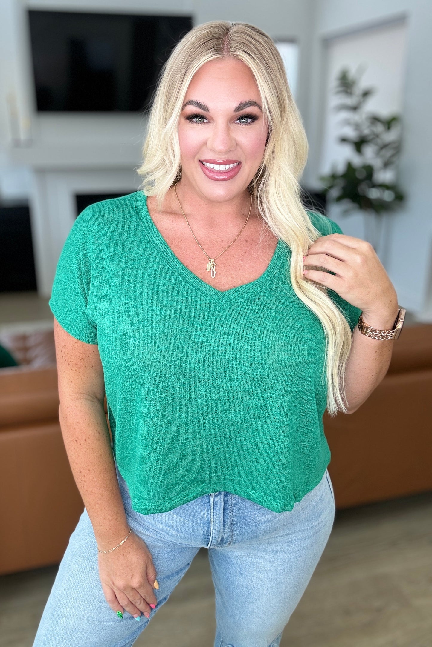 Cropped V-Neck Top in Kelly Green