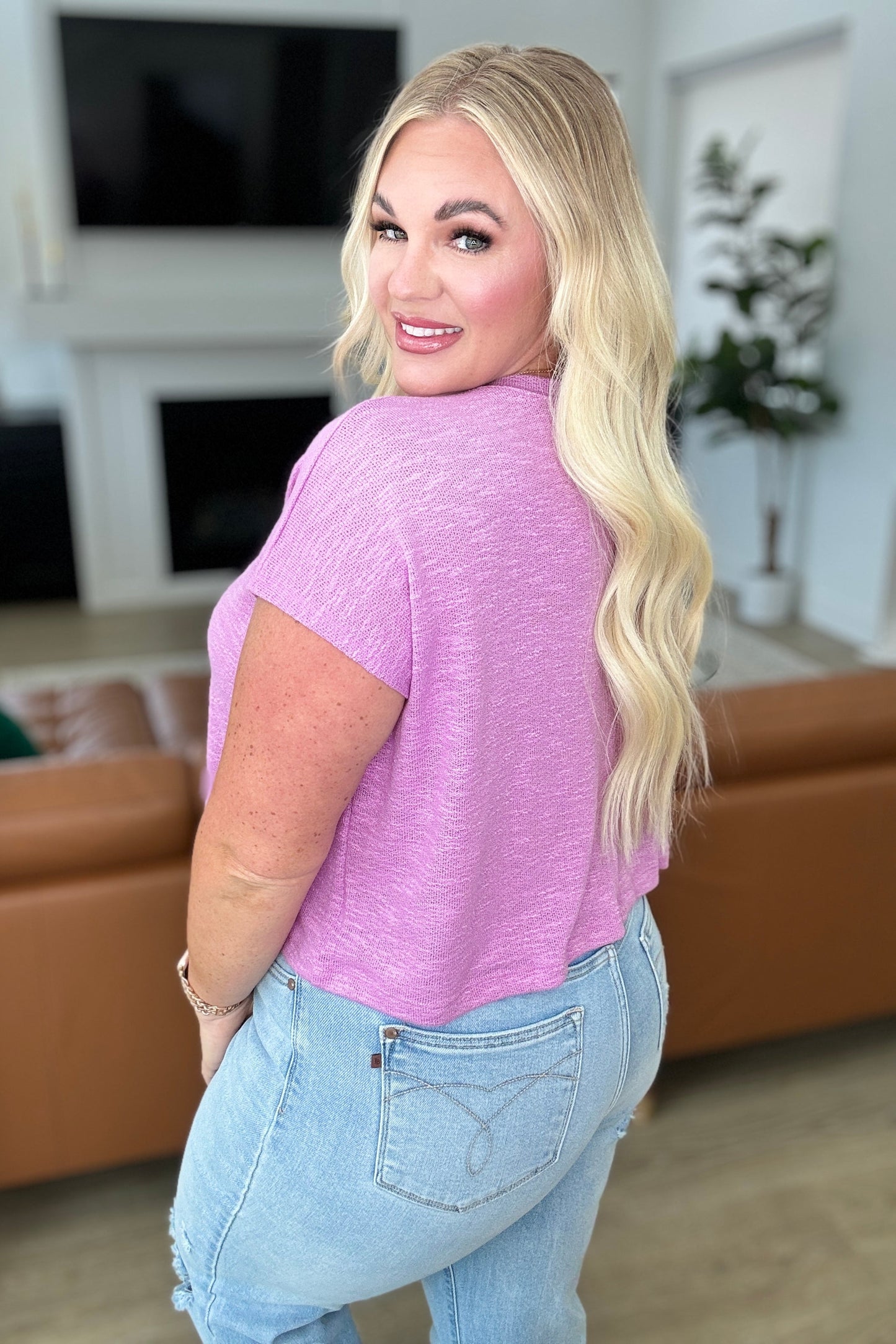 Cropped V-Neck Top in Mauve