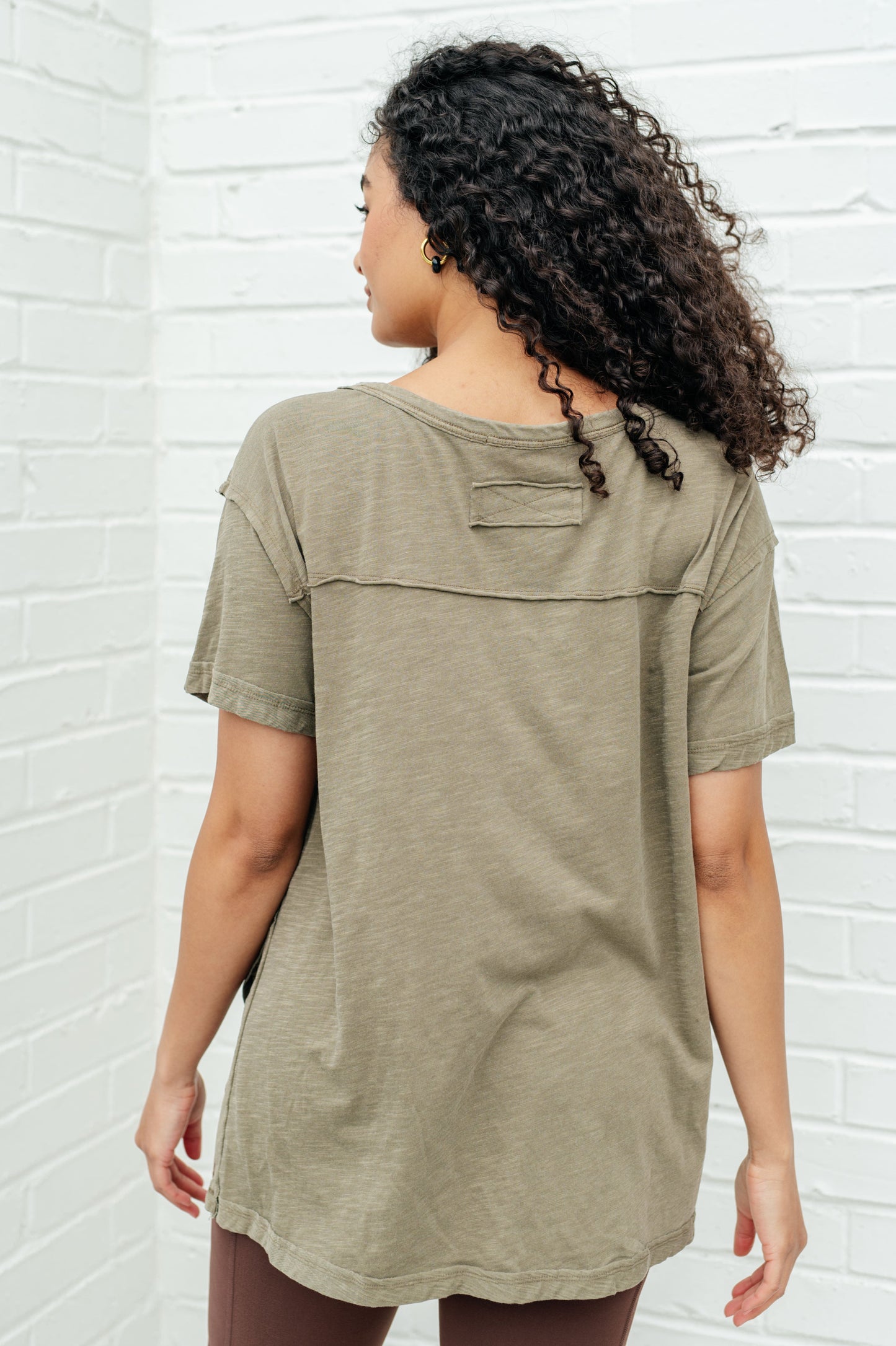 Relaxed Tee in Army