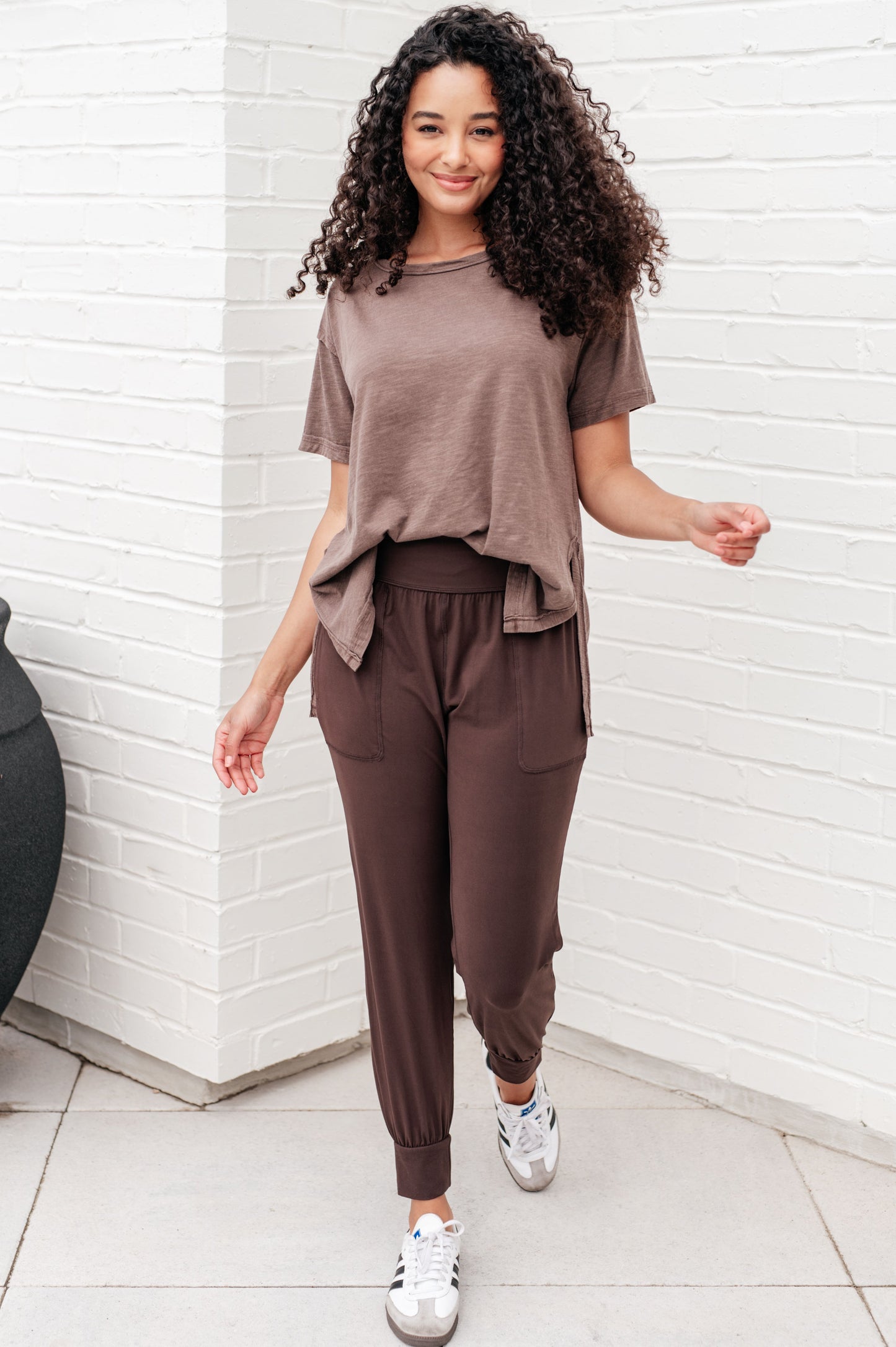 Relaxed Tee in Brown