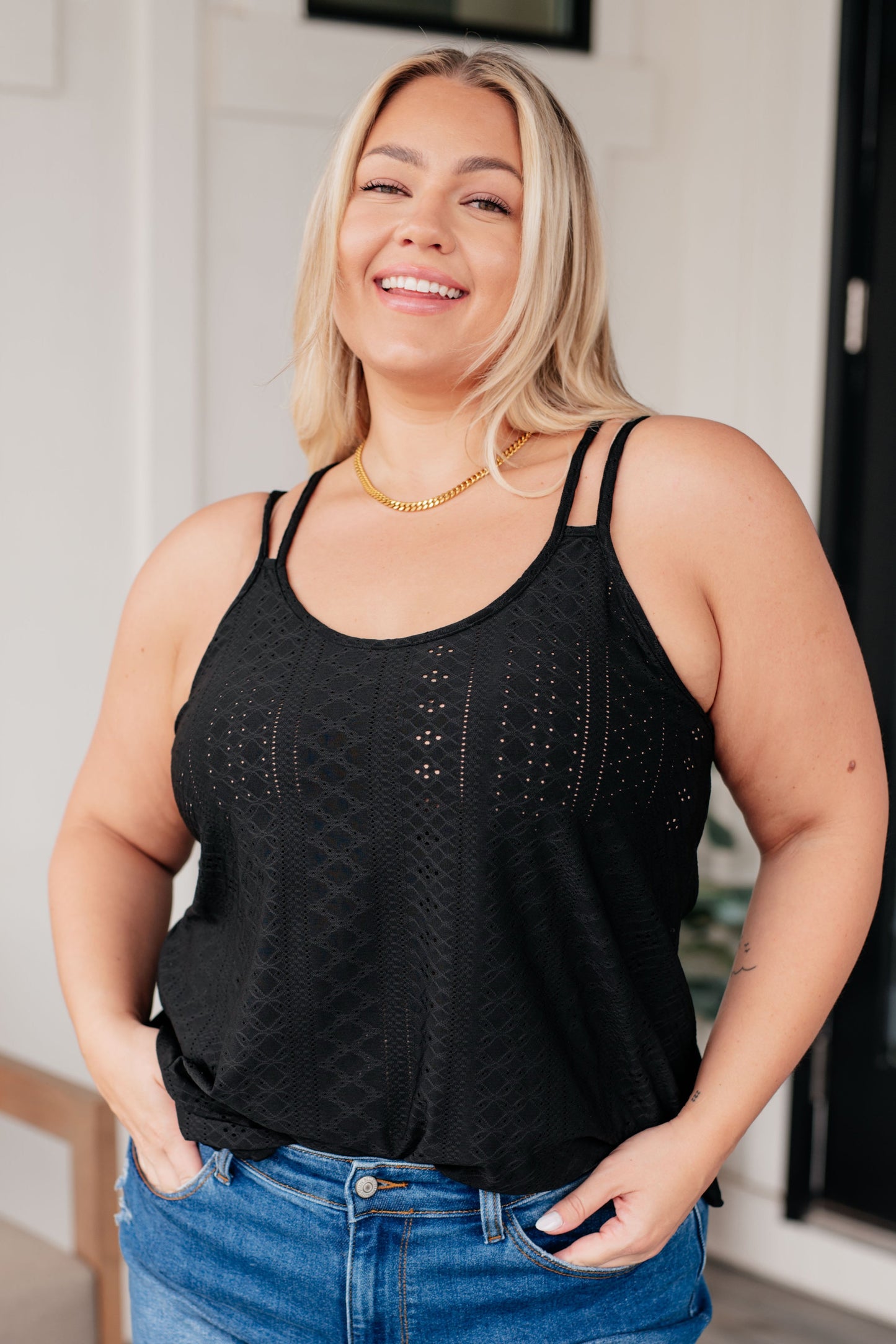 Eyelet Tank in Black