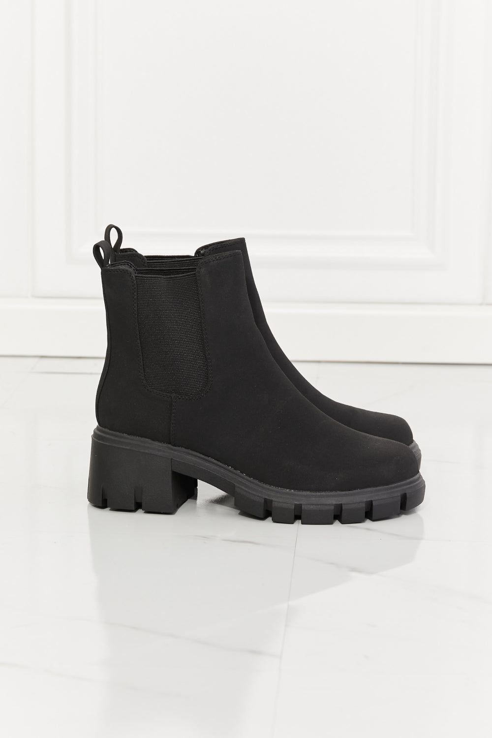 Chelsea Boots in Black - AnnRose Boutique