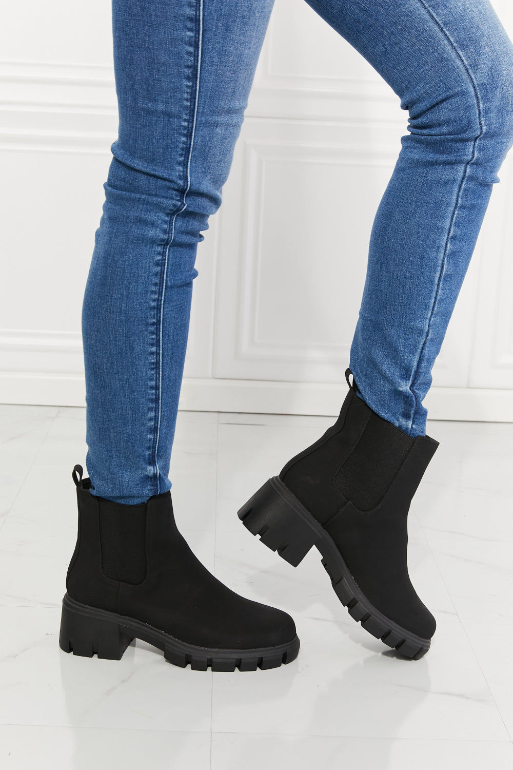 Chelsea Boots in Black - AnnRose Boutique