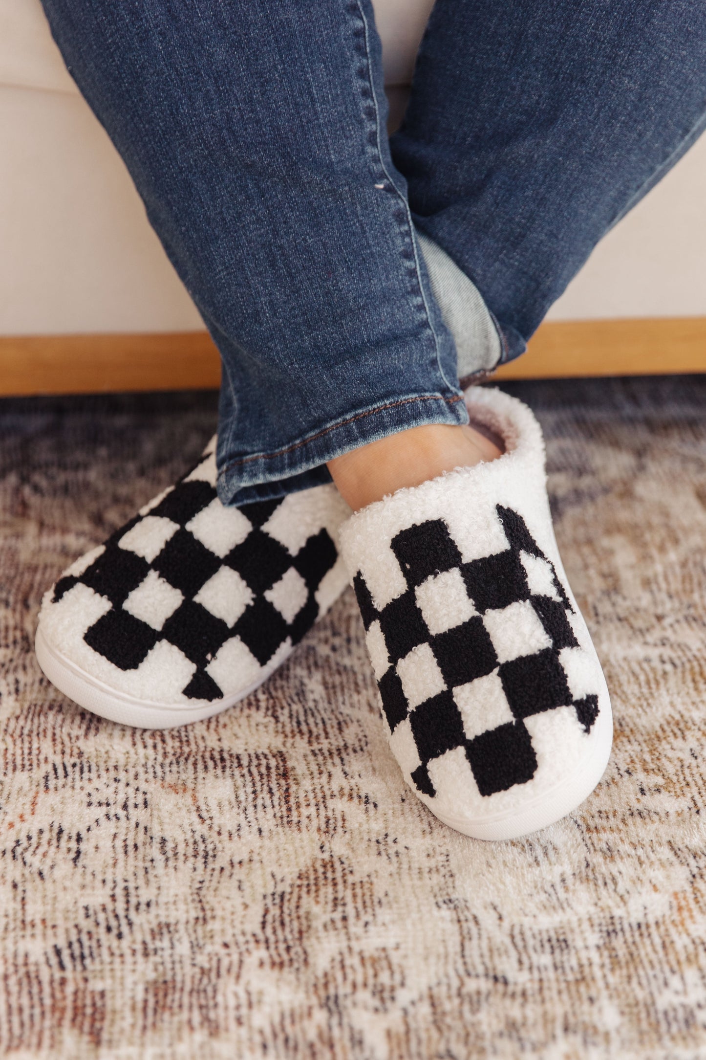 Checked Slippers in Black