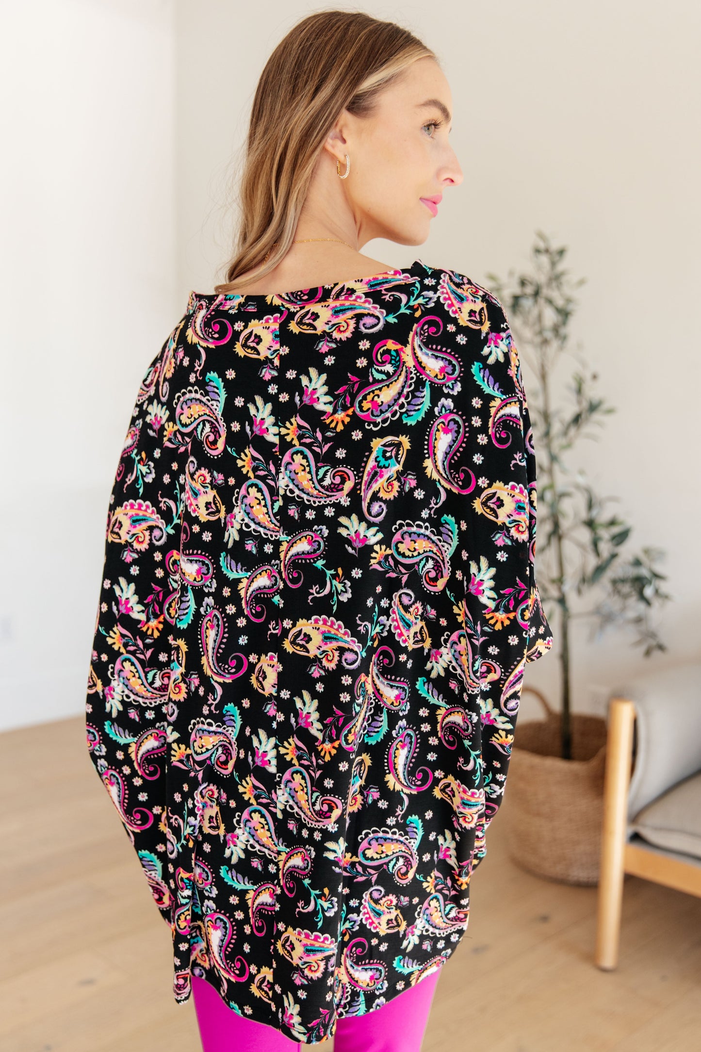 Blouse in Black and Pink Paisley
