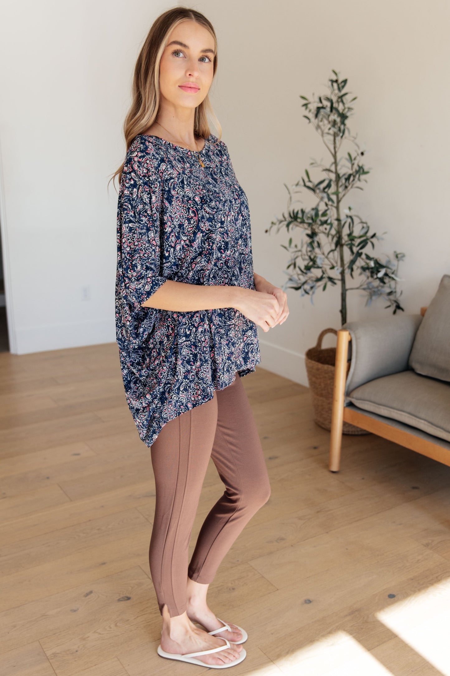 Blouse in Navy Paisley