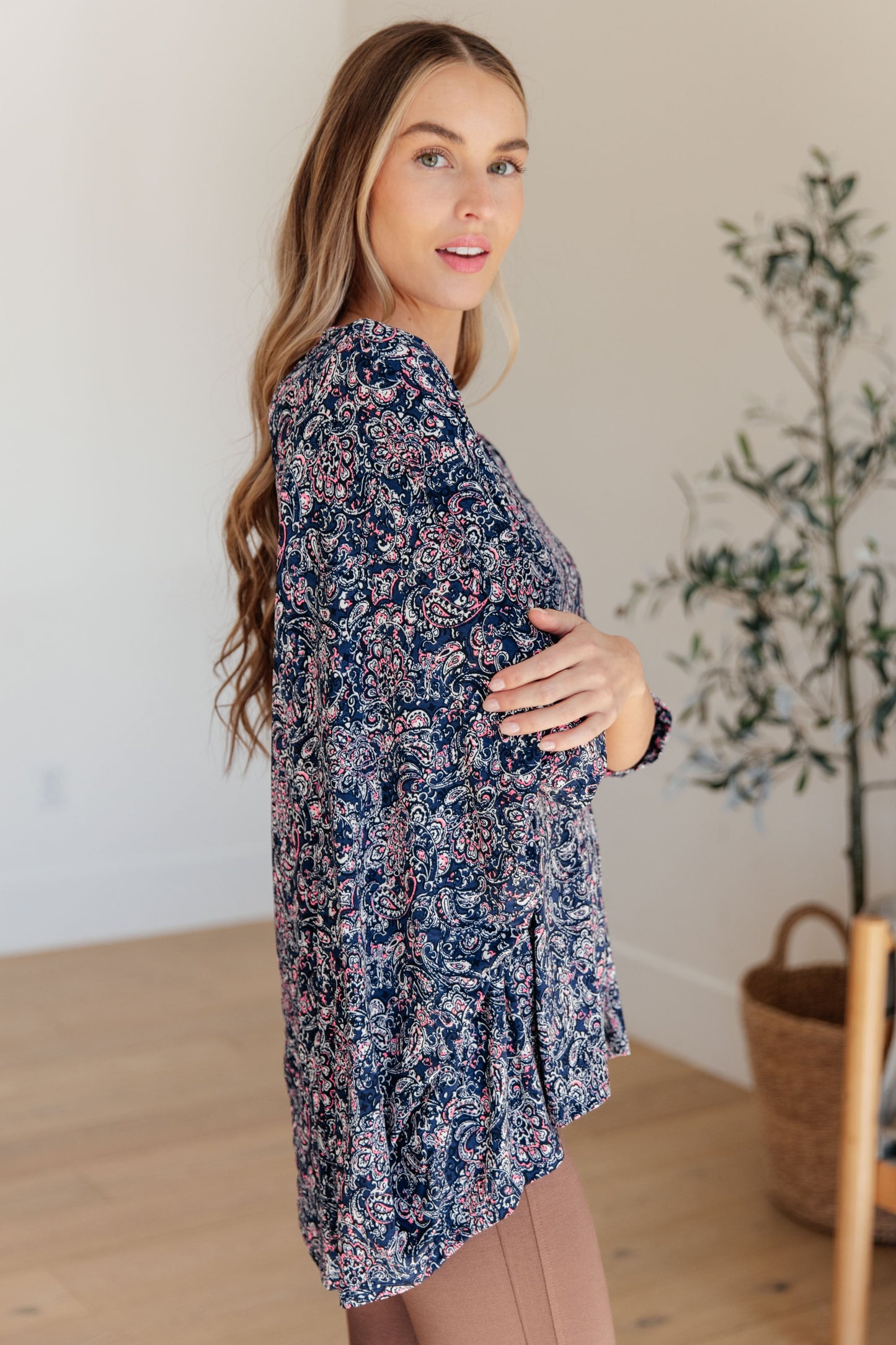 Blouse in Navy Paisley