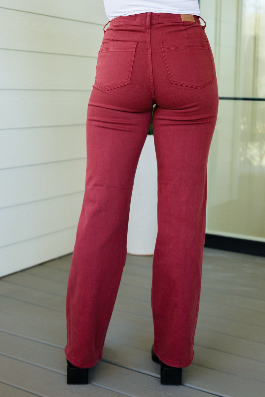 Judy Blue Straight Jeans in Burgundy